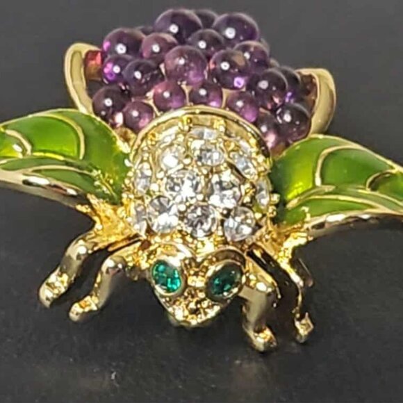Joan Rivers Jewelry - Joan Rivers "Grape Cluster" bumble bee
